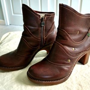 El Naturalista Duna brown boots 37